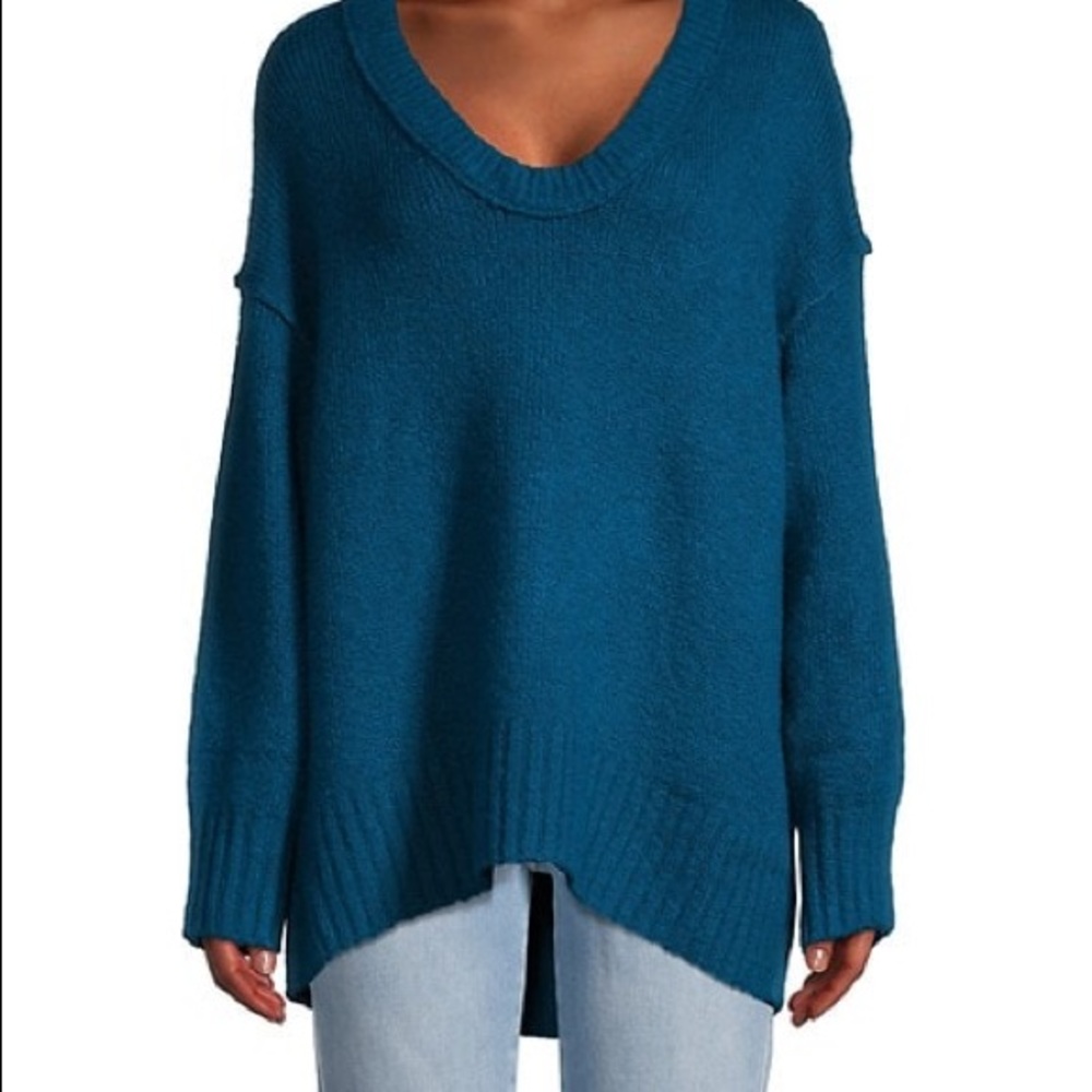 Free people sweater!  Xs but fits big